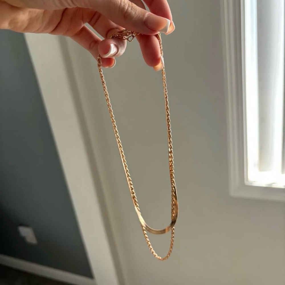 Elegant Gold Chain Necklace